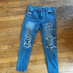 American Eagle Super X Stretch Size 8 Distressed Blue Jeans